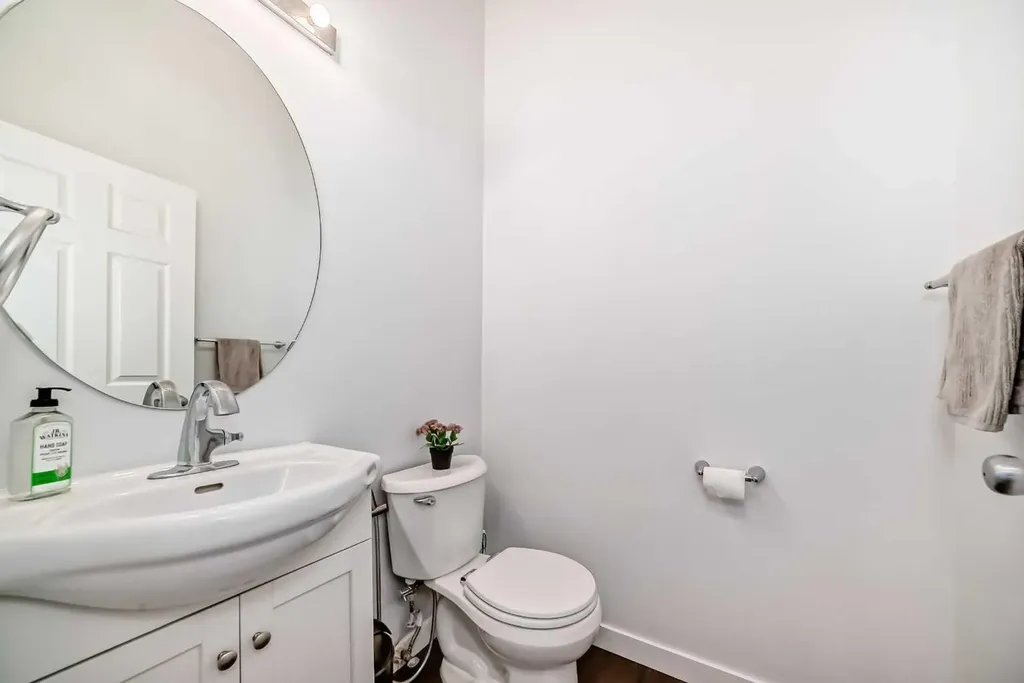 54 Panatella Park NW Calgary AB T3k 6k4