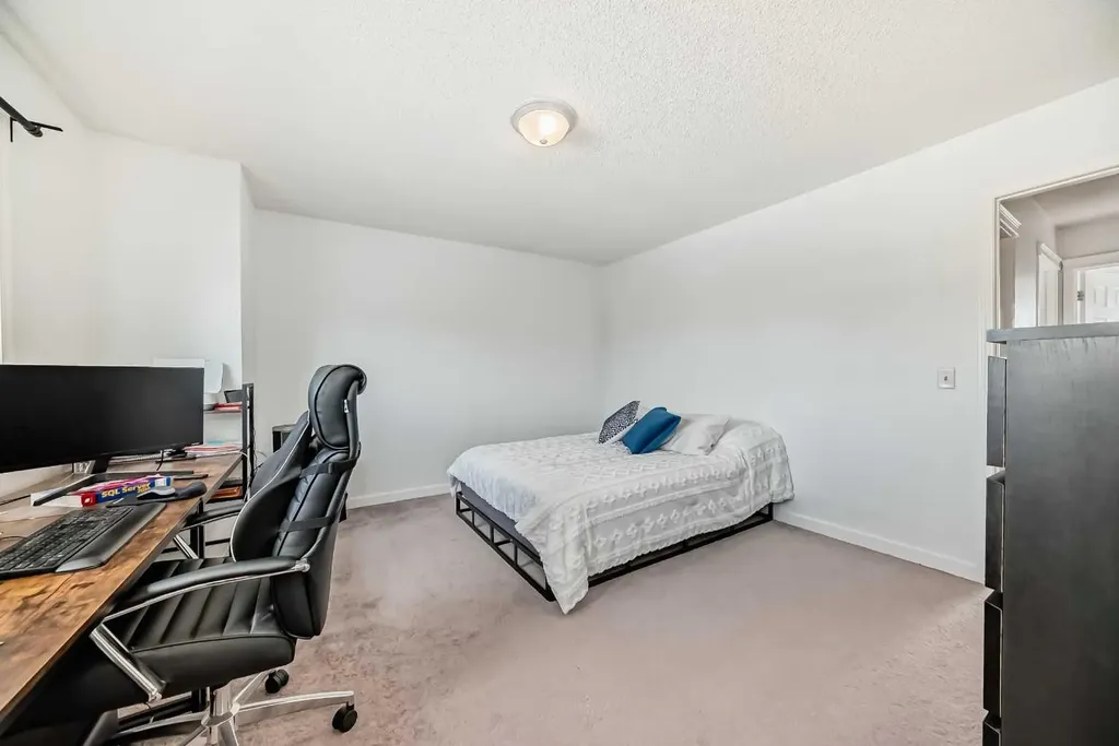 54 Panatella Park NW Calgary AB T3k 6k4