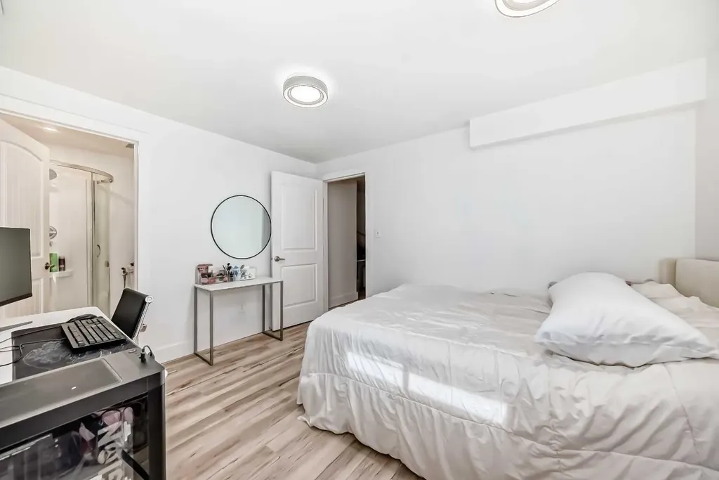 54 Panatella Park NW Calgary AB T3k 6k4