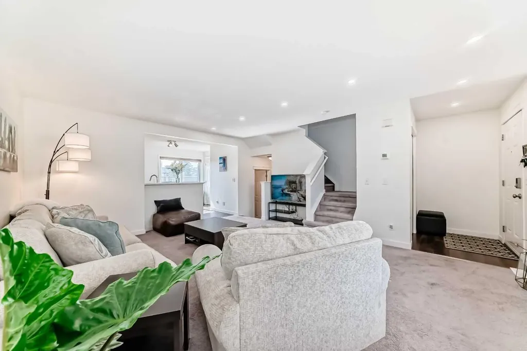54 Panatella Park NW Calgary AB T3k 6k4