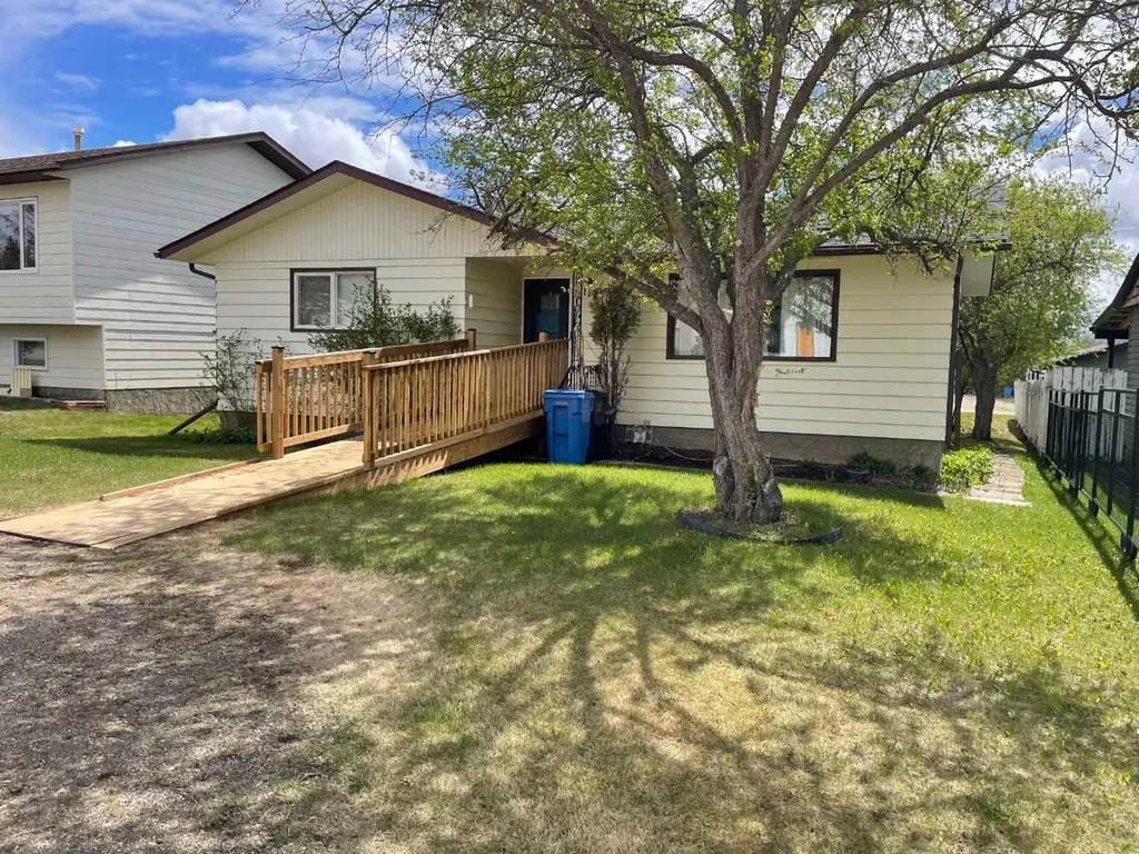 11125 107 Avenue Fairview AB T0H 1L0