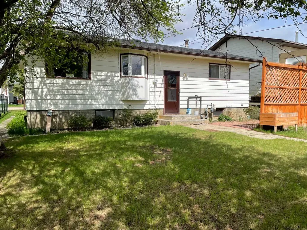11125 107 Avenue Fairview AB T0H 1L0
