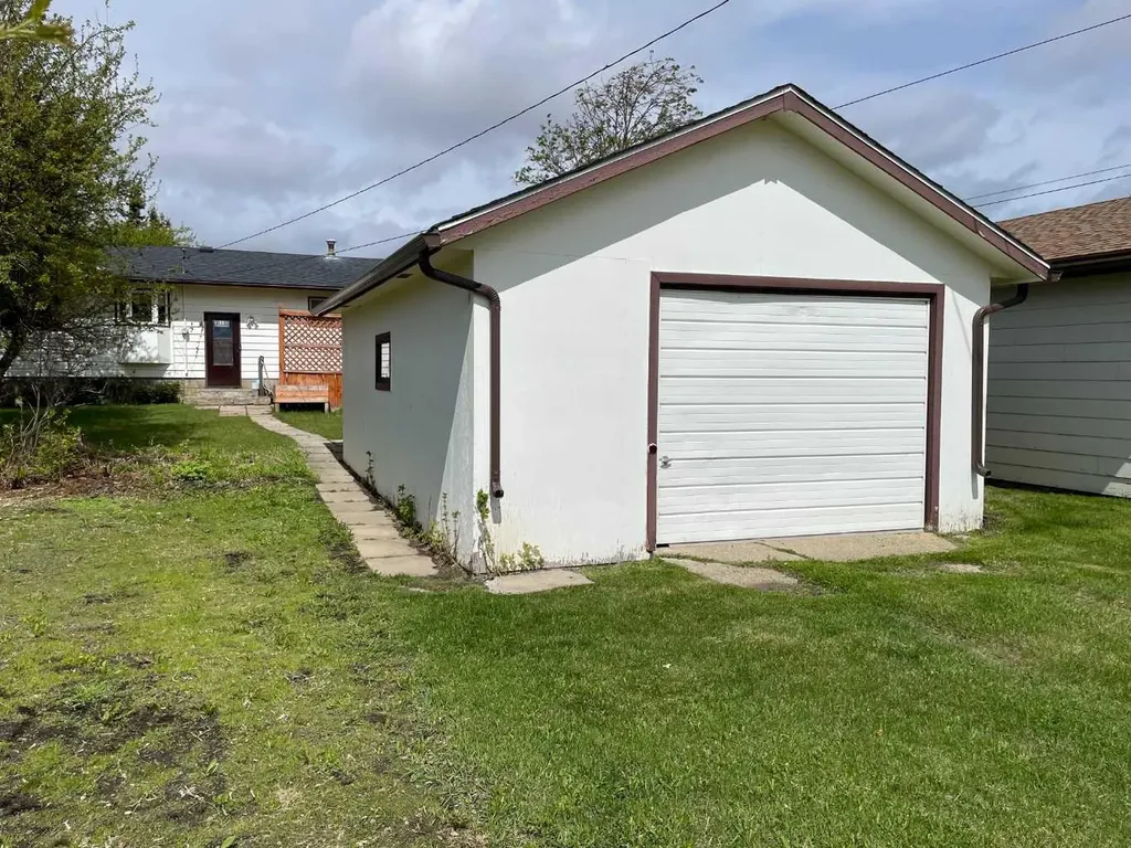 11125 107 Avenue Fairview AB T0H 1L0