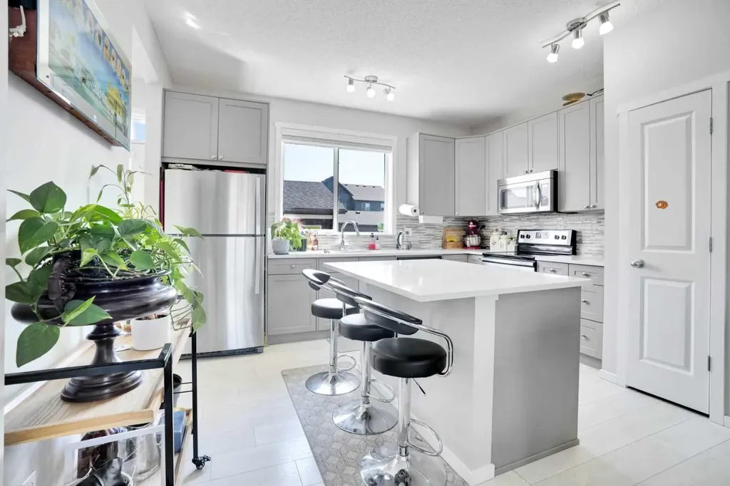 215 Savanna Parade NE Calgary AB T3J 0W1