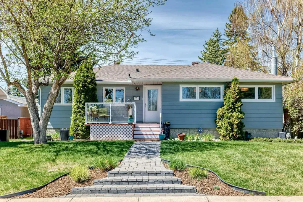 29 Chisholm Crescent NW Calgary AB T2L 0Y9