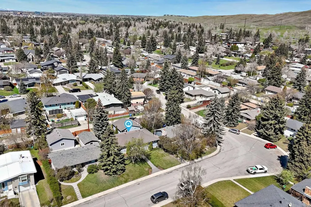 29 Chisholm Crescent NW Calgary AB T2L 0Y9