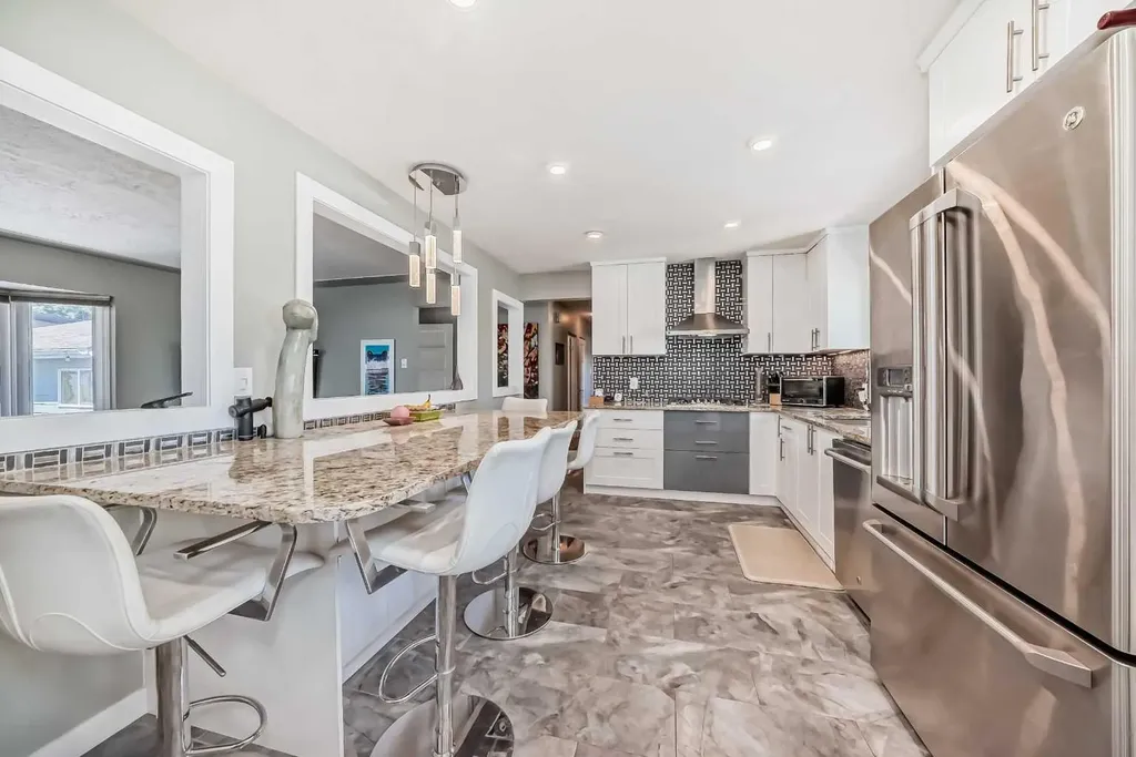 29 Chisholm Crescent NW Calgary AB T2L 0Y9