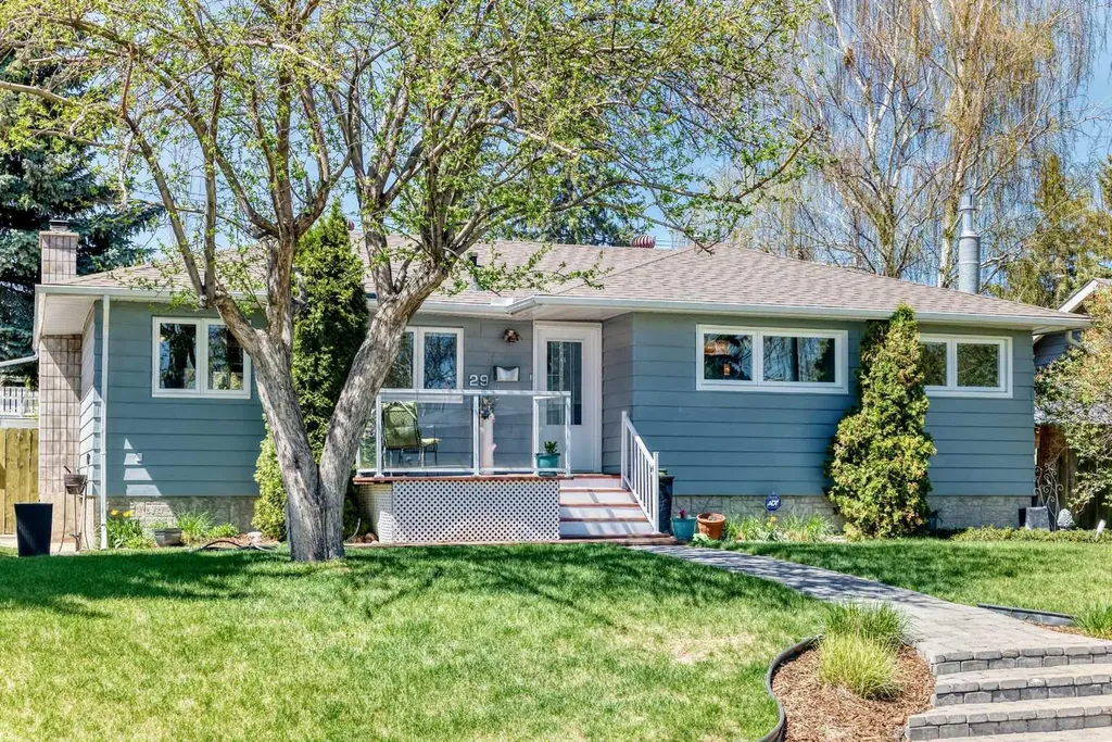 29 Chisholm Crescent NW Calgary AB T2L 0Y9