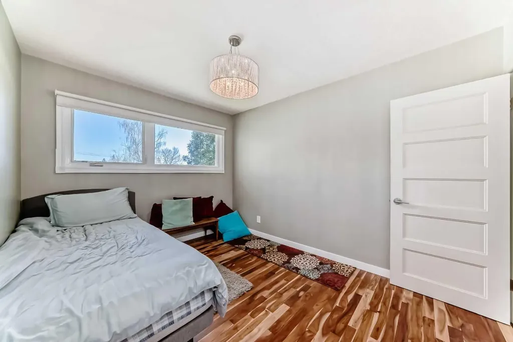 29 Chisholm Crescent NW Calgary AB T2L 0Y9