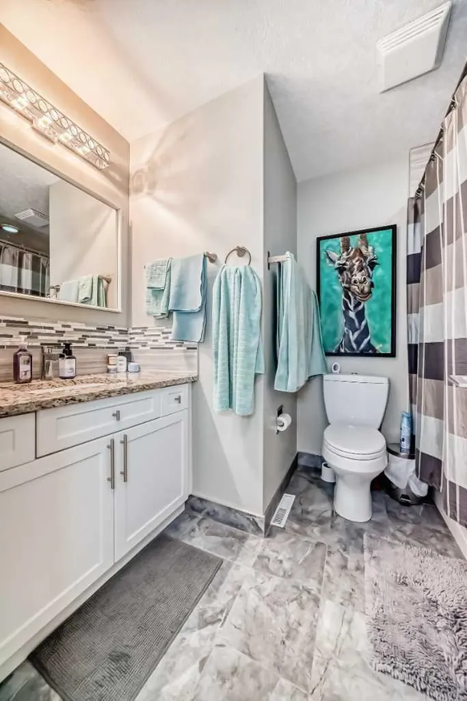 29 Chisholm Crescent NW Calgary AB T2L 0Y9