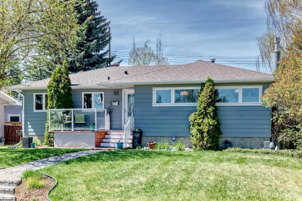 29 Chisholm Crescent NW Calgary AB T2L 0Y9