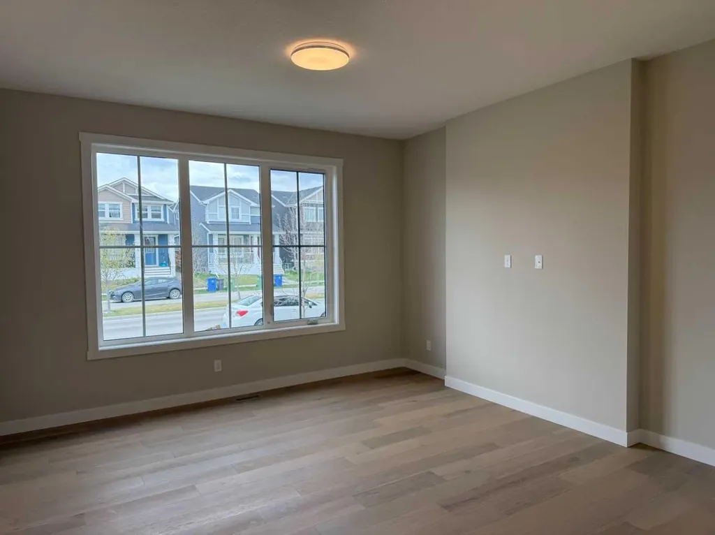326 Sundown Road Cochrane AB T4C 3H2