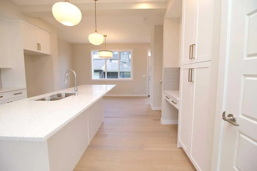326 Sundown Road Cochrane AB T4C 3H2