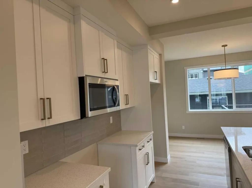 326 Sundown Road Cochrane AB T4C 3H2