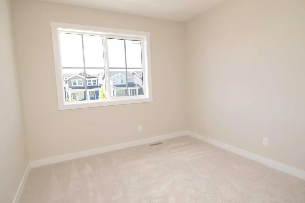 326 Sundown Road Cochrane AB T4C 3H2