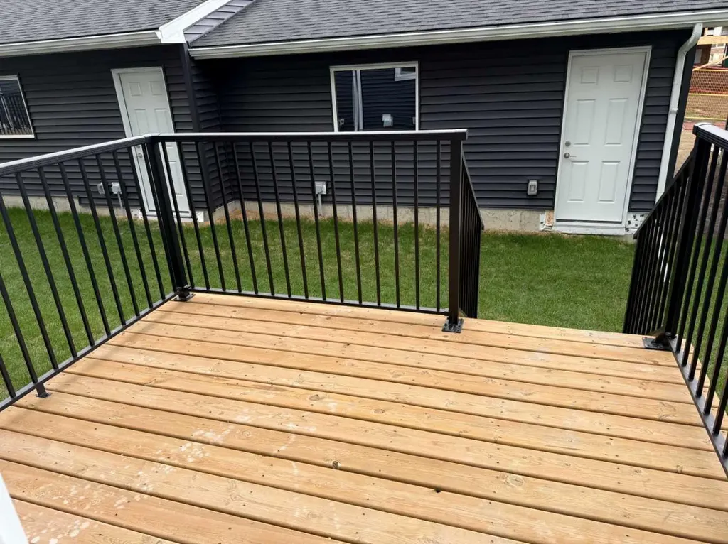 326 Sundown Road Cochrane AB T4C 3H2