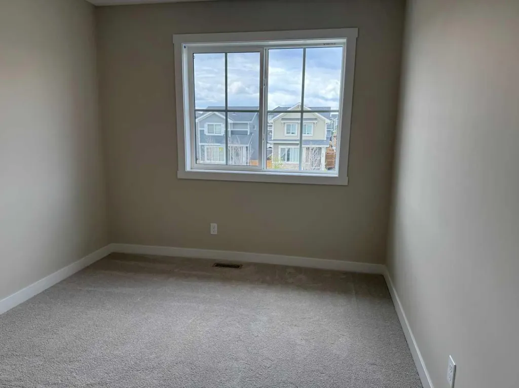326 Sundown Road Cochrane AB T4C 3H2