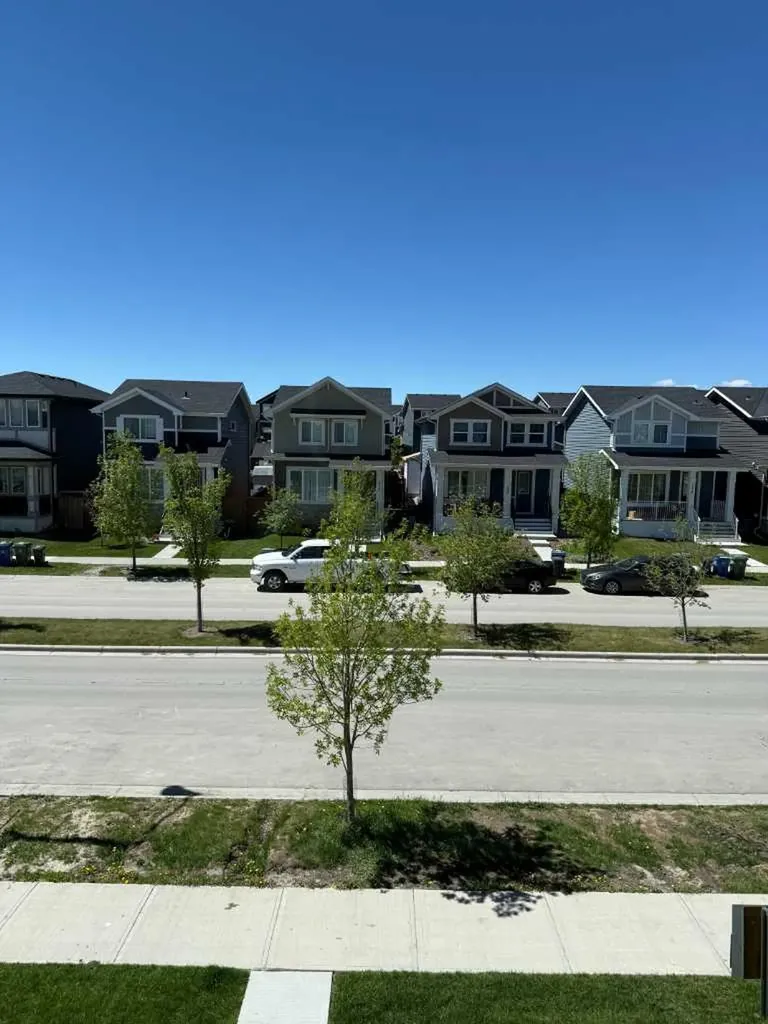 326 Sundown Road Cochrane AB T4C 3H2