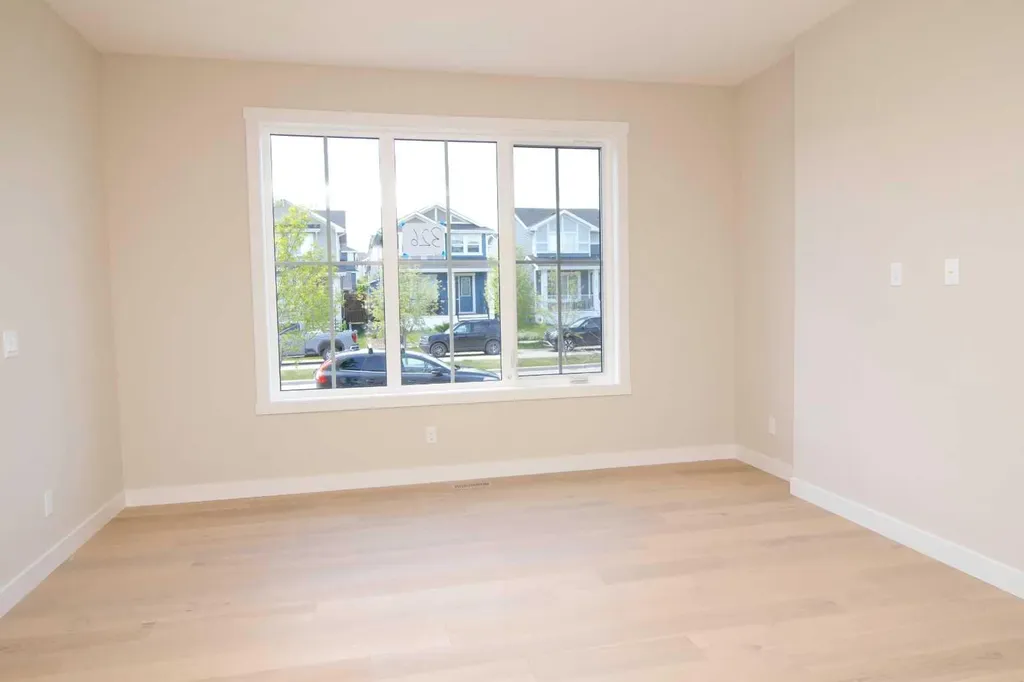 326 Sundown Road Cochrane AB T4C 3H2