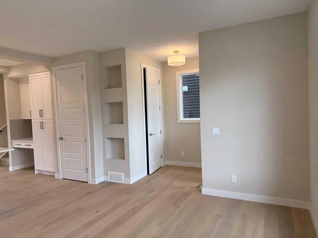 326 Sundown Road Cochrane AB T4C 3H2