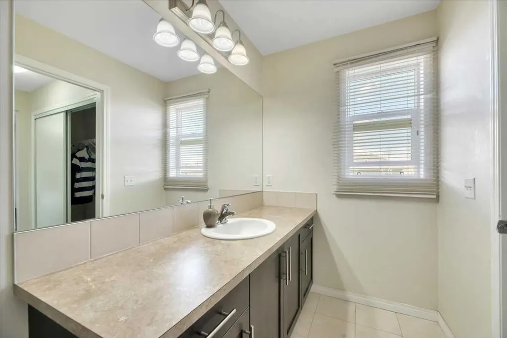 145 Viewpointe Terrace Chestermere AB T1X0R1