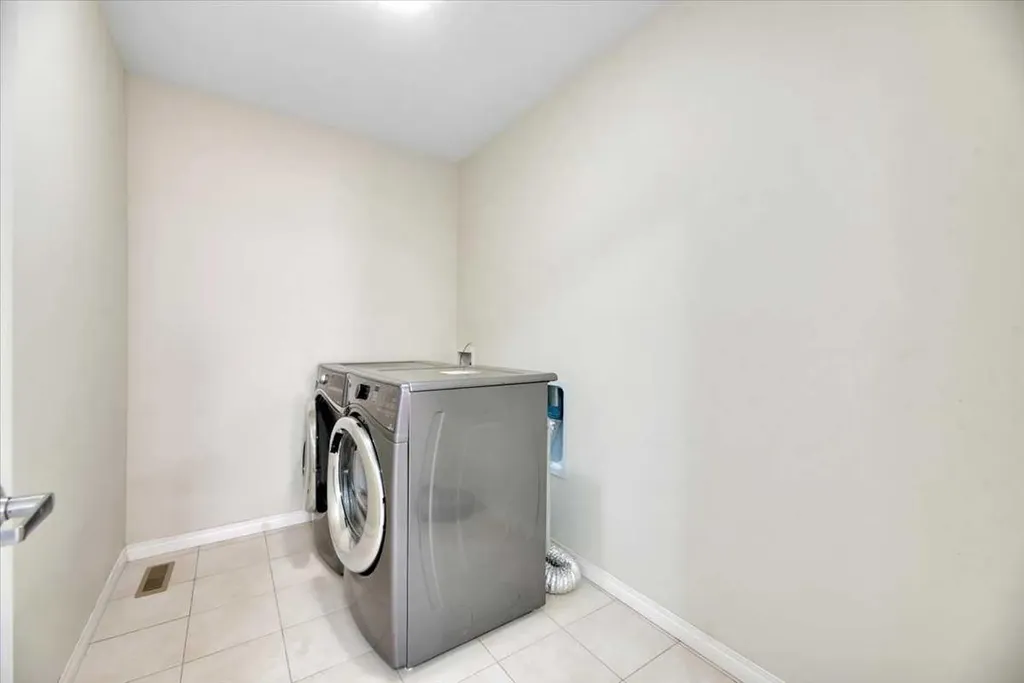 145 Viewpointe Terrace Chestermere AB T1X0R1
