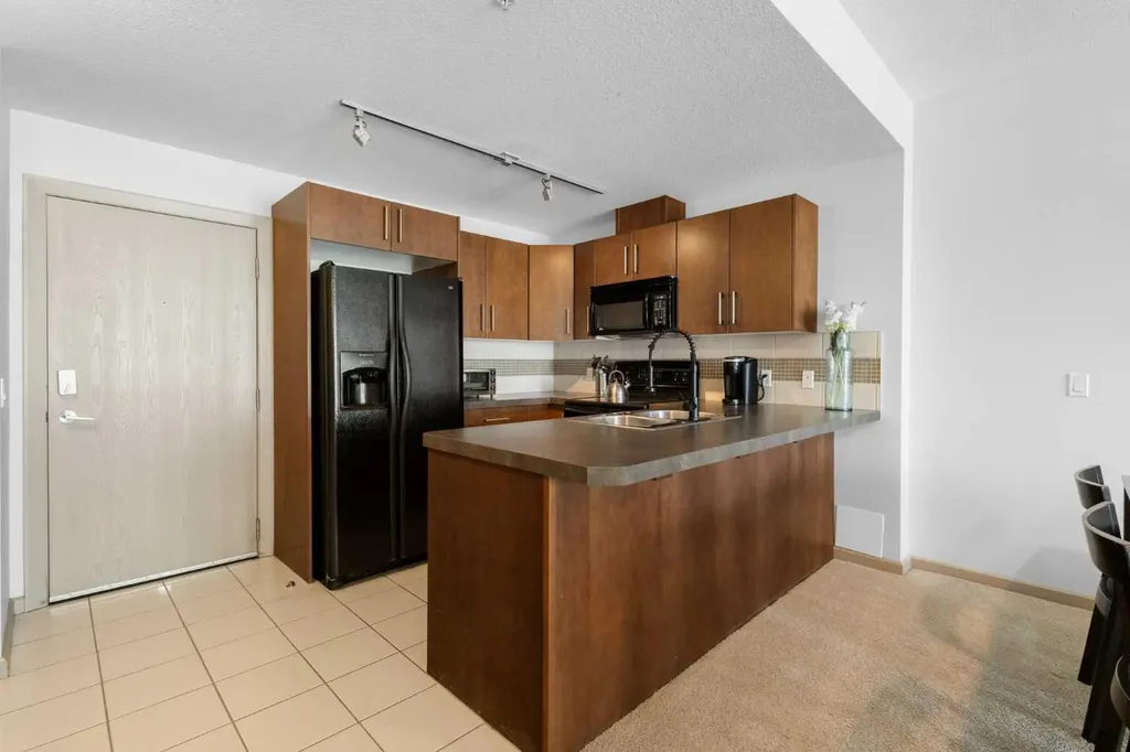 210 15 Avenue SE Calgary AB T2G0B5