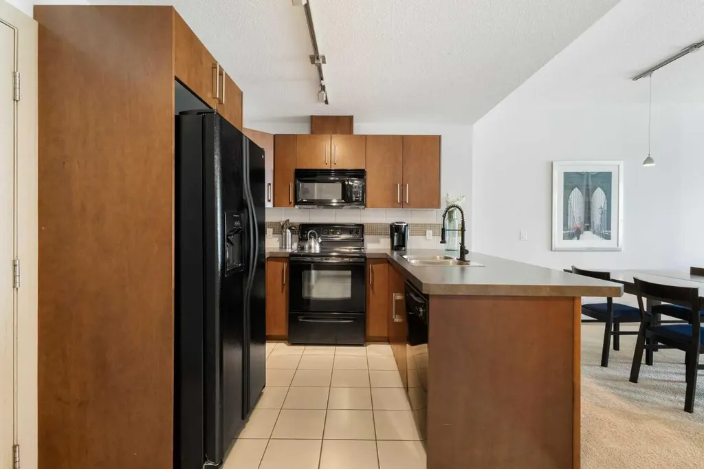 210 15 Avenue SE Calgary AB T2G0B5