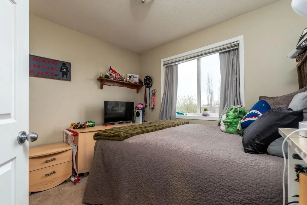 2305 51 Avenue Lloydminster AB T9V 3H3