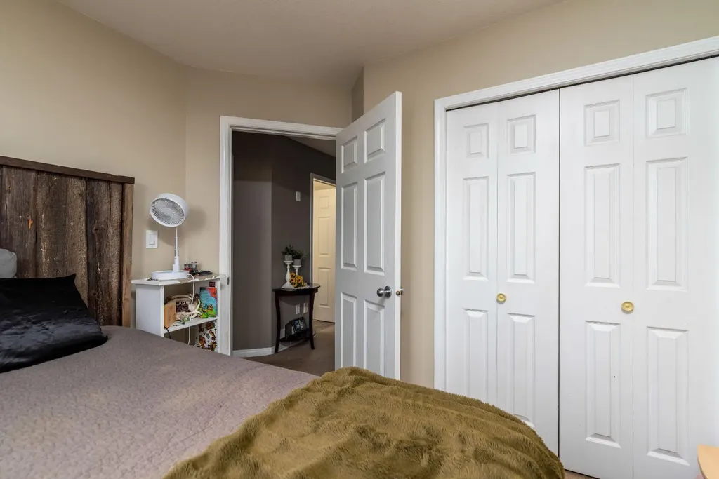 2305 51 Avenue Lloydminster AB T9V 3H3