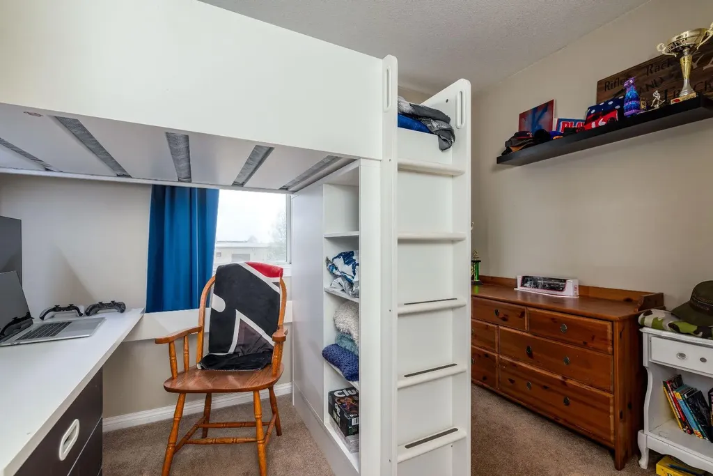 2305 51 Avenue Lloydminster AB T9V 3H3