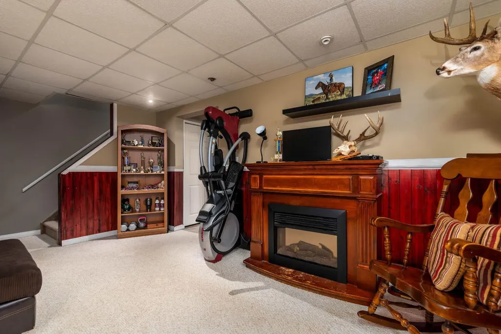 2305 51 Avenue Lloydminster AB T9V 3H3