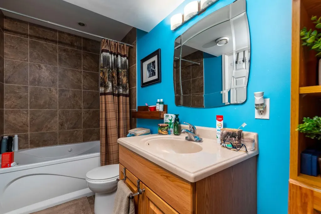 2305 51 Avenue Lloydminster AB T9V 3H3