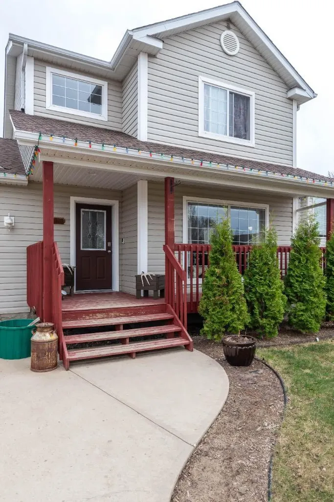 2305 51 Avenue Lloydminster AB T9V 3H3