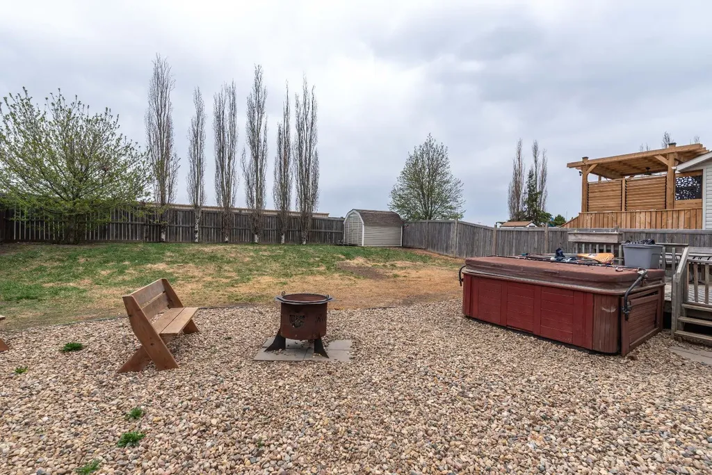 2305 51 Avenue Lloydminster AB T9V 3H3