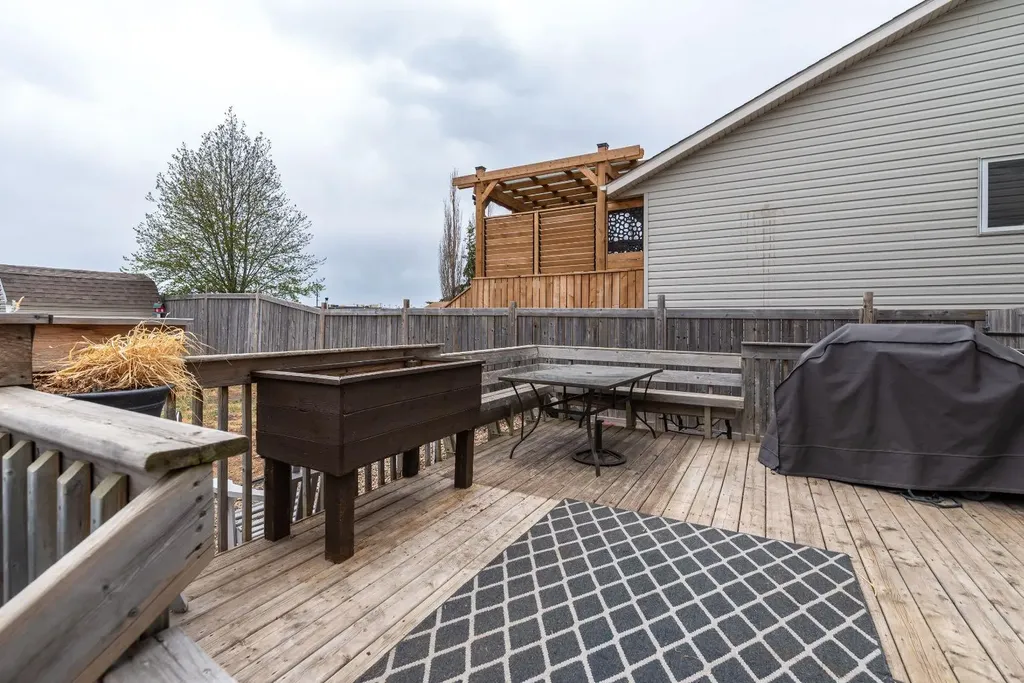 2305 51 Avenue Lloydminster AB T9V 3H3