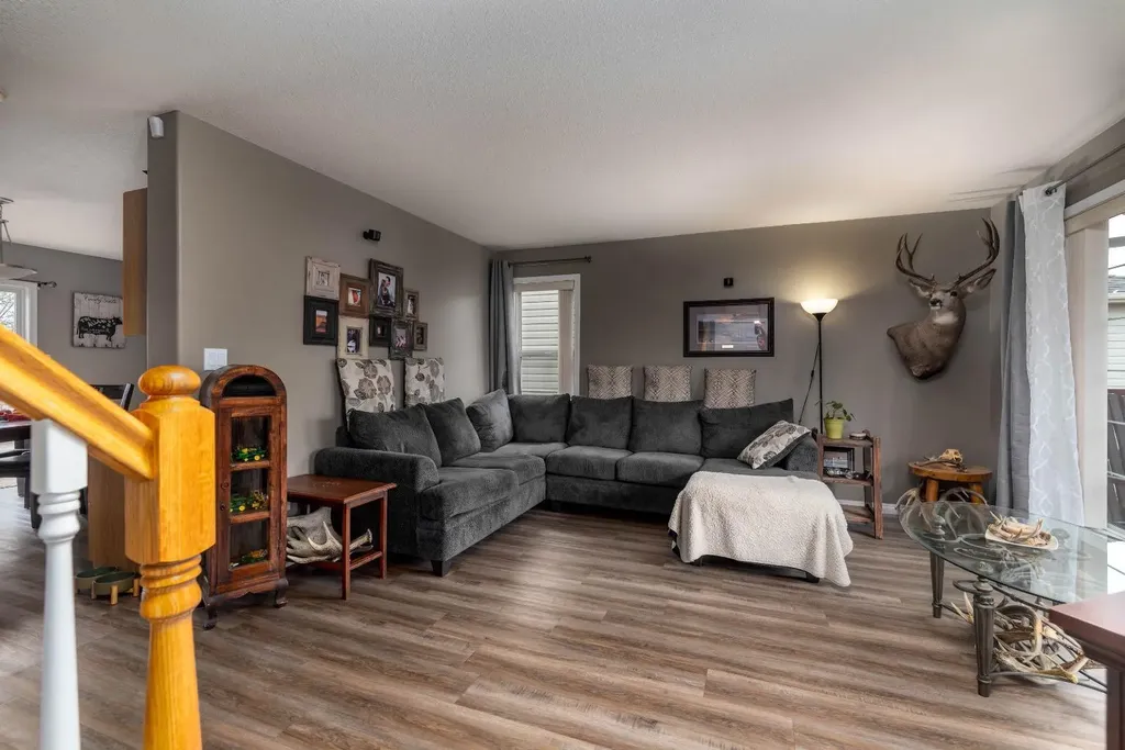 2305 51 Avenue Lloydminster AB T9V 3H3