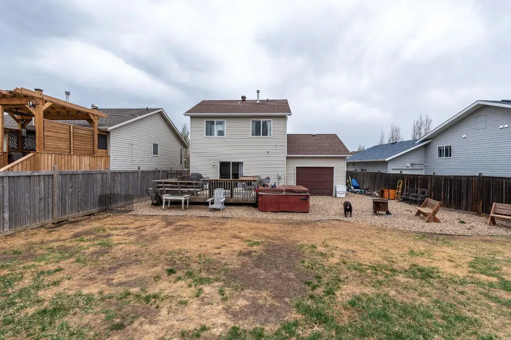 2305 51 Avenue Lloydminster AB T9V 3H3