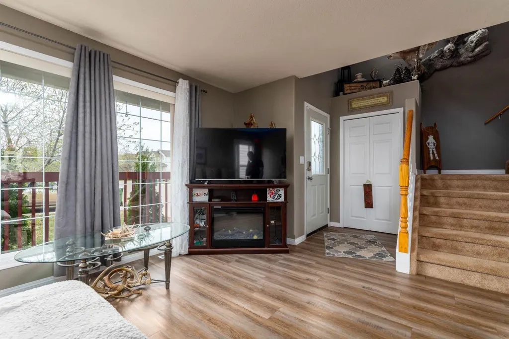 2305 51 Avenue Lloydminster AB T9V 3H3