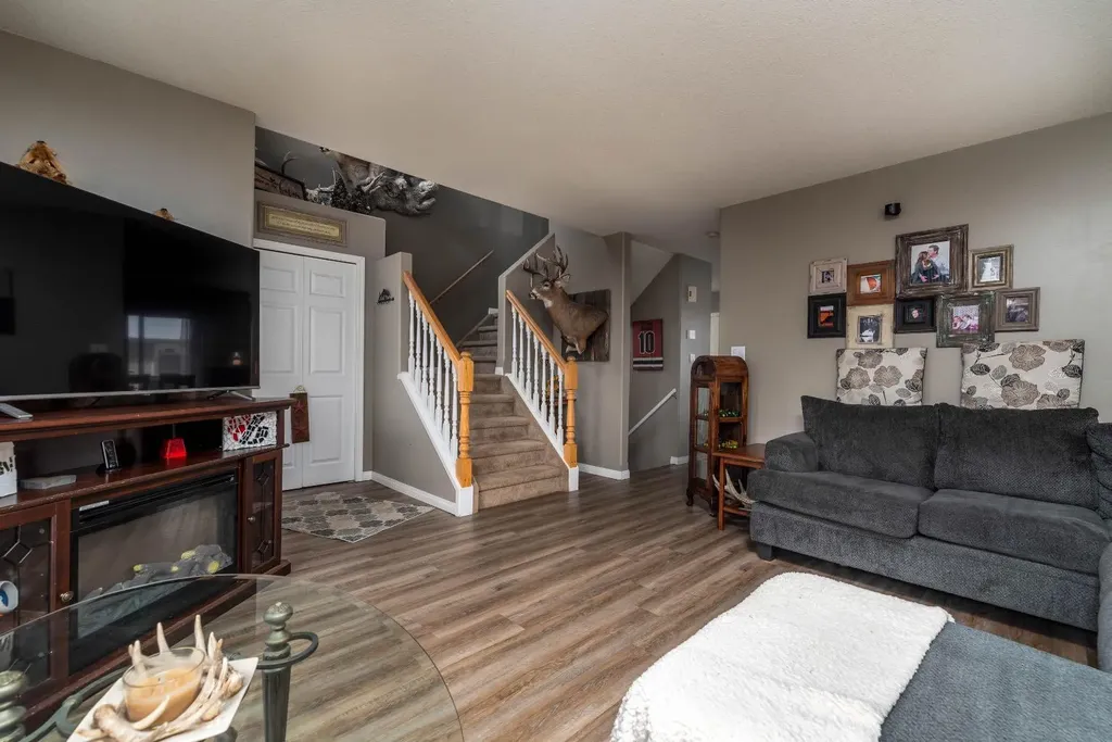 2305 51 Avenue Lloydminster AB T9V 3H3