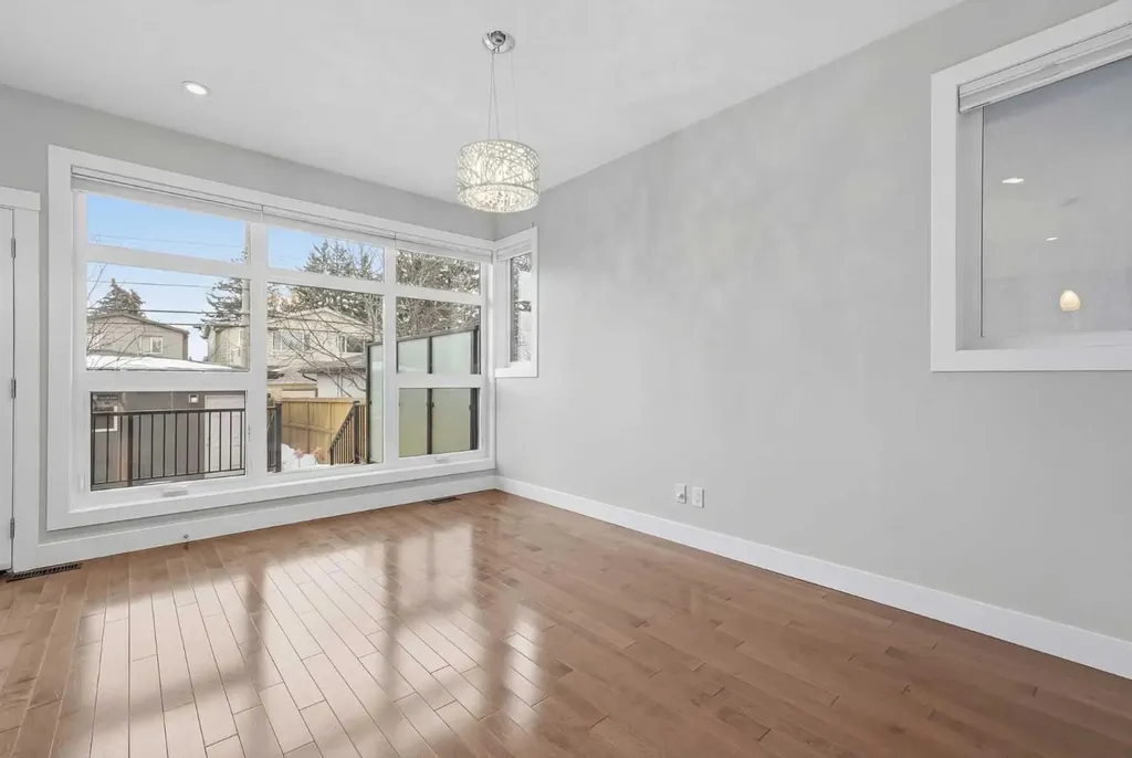 2018 37 Street SW Calgary AB T3E 3A6