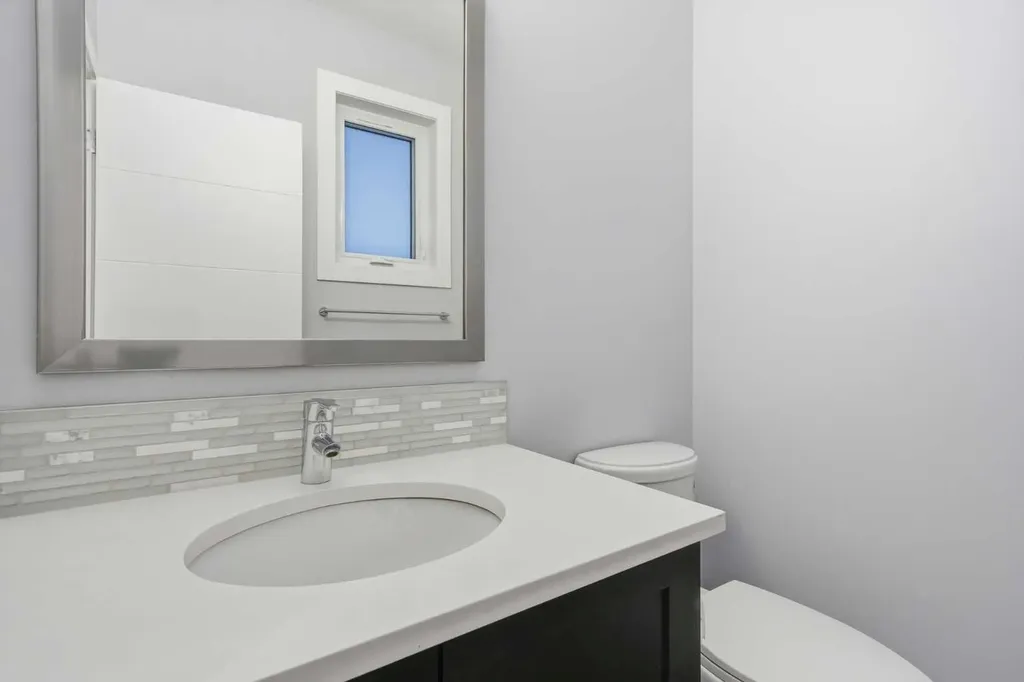 2018 37 Street SW Calgary AB T3E 3A6