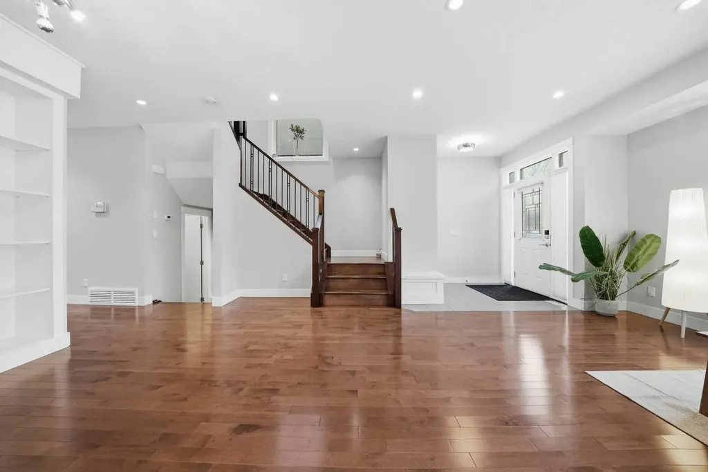 2018 37 Street SW Calgary AB T3E 3A6