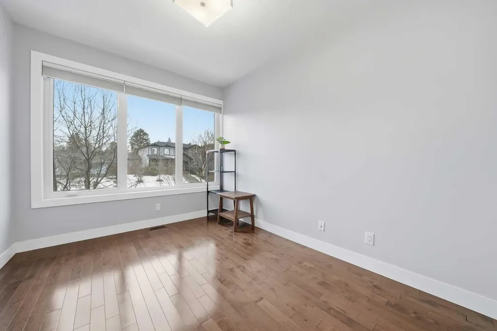 2018 37 Street SW Calgary AB T3E 3A6