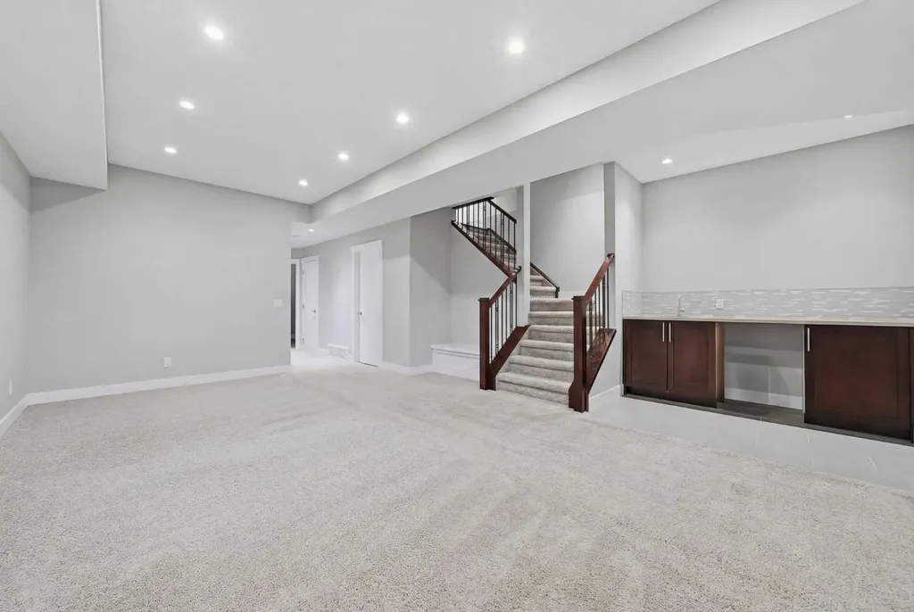 2018 37 Street SW Calgary AB T3E 3A6