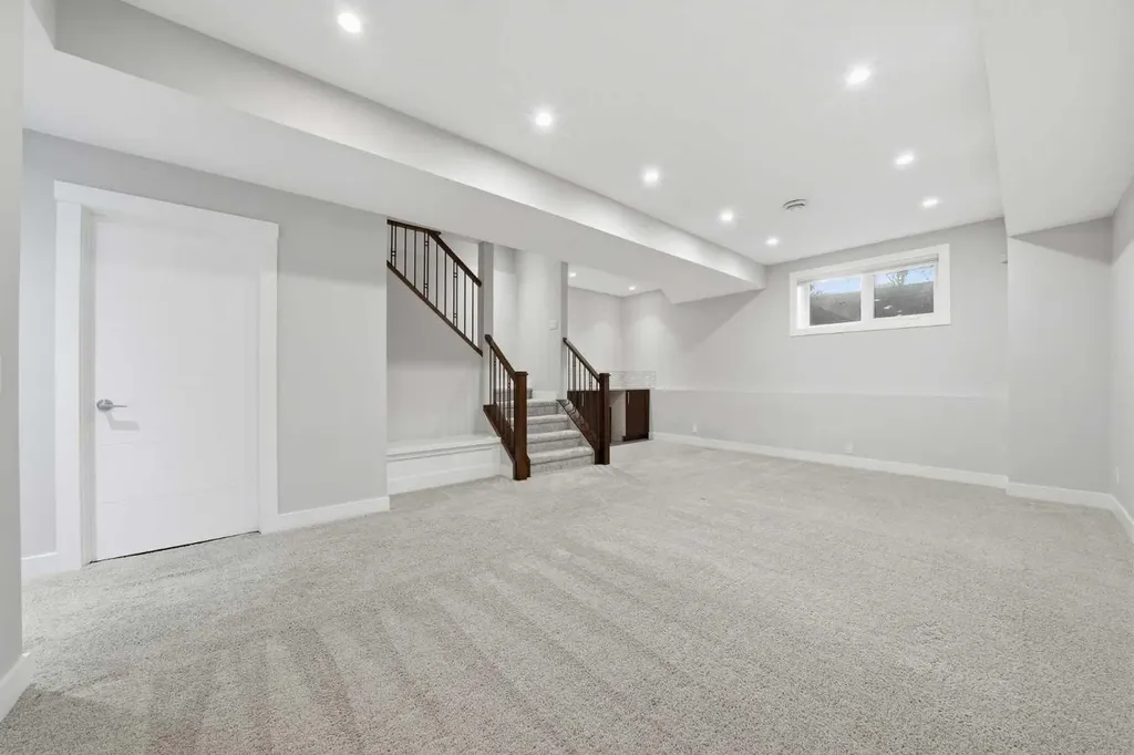 2018 37 Street SW Calgary AB T3E 3A6