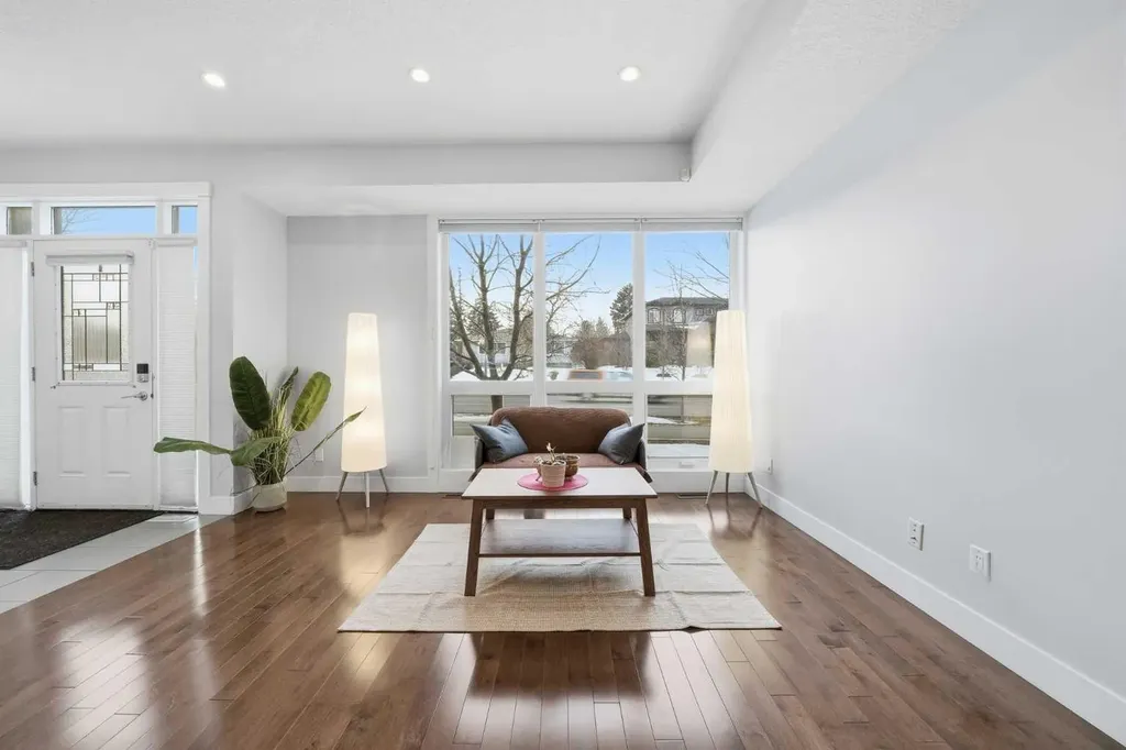 2018 37 Street SW Calgary AB T3E 3A6
