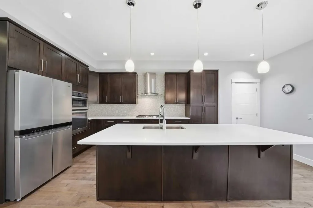 2018 37 Street SW Calgary AB T3E 3A6