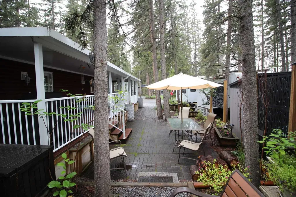 5230 Highway 27 Rural Mountain View County AB T0M1X0