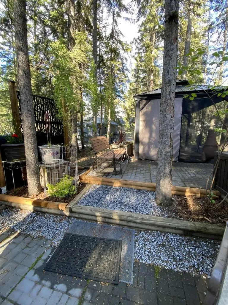 5230 Highway 27 Rural Mountain View County AB T0M1X0